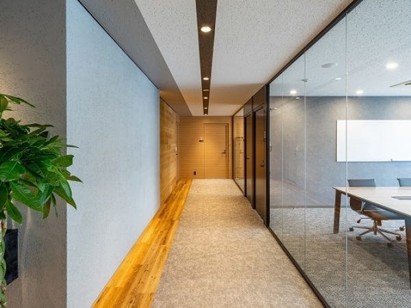 輸入車・中古車販売の営業企画職｜売上拡大を担う戦略立案