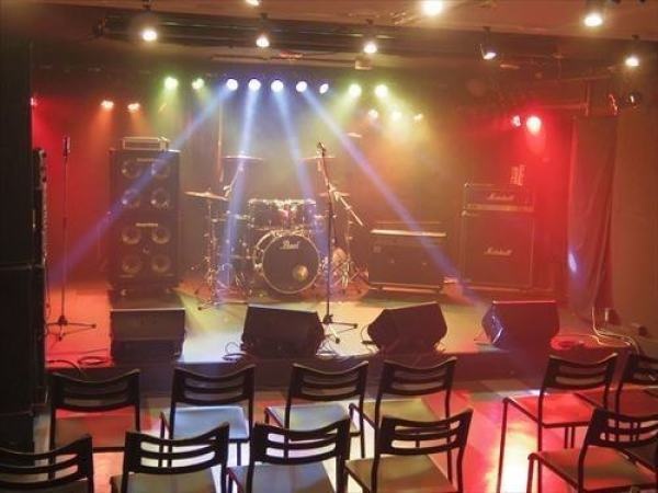 ライブハウススタッフ・受付・ドリンクのホールスタッフ（未経験OK・大歓迎）