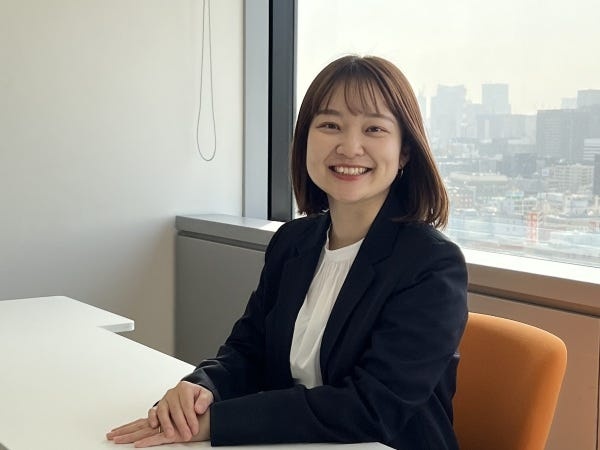 人事メンバーです！事業サポートスペシャリストは、コツコツと丁寧さの求められる仕事が得意な方に輝いていただけるポジションです。