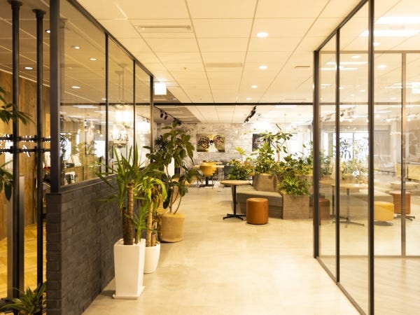 東証スタンダード上場企業のweb広告運用スタッフ・ビューティー（未経験OK）