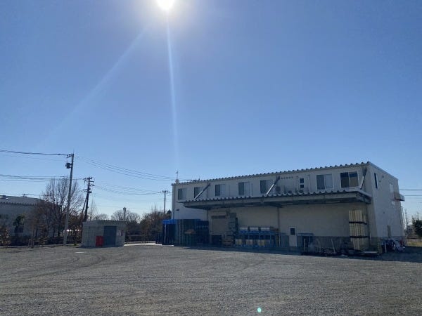 工場の外観です。新しい工場なので綺麗な職場で働けます！