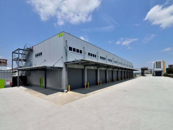 勤務いただく工場になります。とても清潔感があって、快適に働けます♪