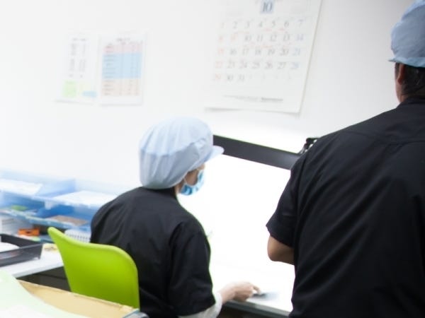 出荷スタッフ（普通自動車免許・AT可）