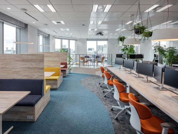 経理事務・英語が活かせるバンキングスタッフ（未経験OK・業界未経験）