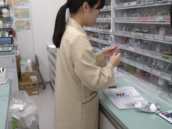 ピッキングはしっかり確認しながら業務を行います。