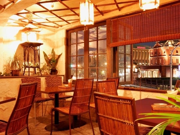 インドレストランのホールスタッフ・ホールスタッフ