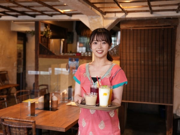 インドレストランのホールスタッフ・ホールスタッフ