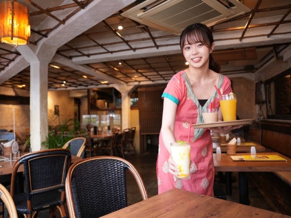 インドレストランのホールスタッフ・ホールスタッフ