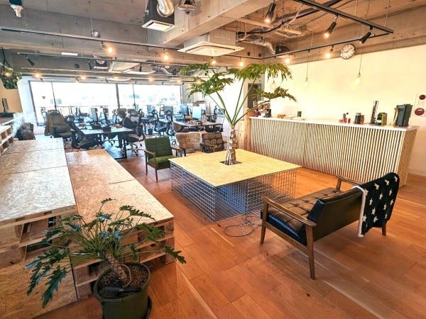 2022年2月に移転したばかりのきれいなオフィスです。2024年1月に同ビル4階に増床しました。