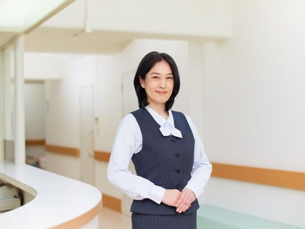 コンシェルジュ・美容クリニックでコンシェルジュ業務・正社員（平日休みあり・資格不問）