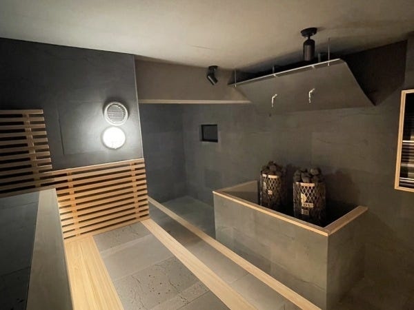 【マグマスパ式サウナ室】富士山用の溶岩で作られたサウナ室は大好評！