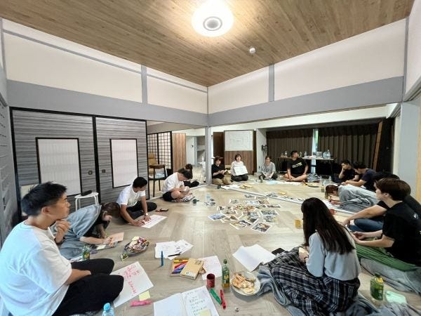 全体会議や合宿等を行っており、楽しく真剣に事業や組織の未来に向き合います。