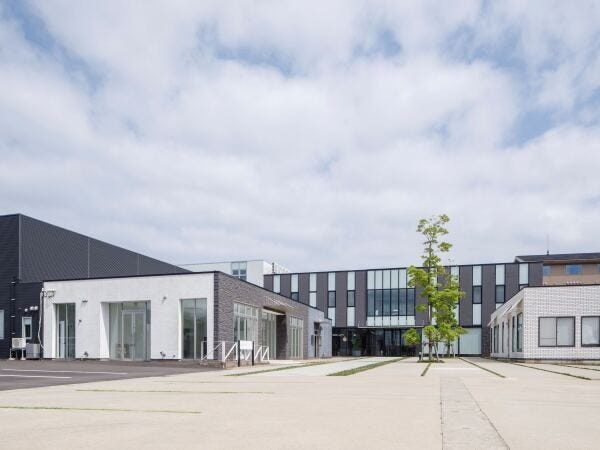 自動車・保険・人材など複数業界の経営課題に横断的に関われる