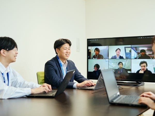 働きやすさ◎時差出勤制度あり、残業月10～20hで柔軟な勤務