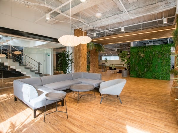 年休120日・長期休暇も充実！プライベートとの両立が叶う