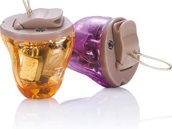 国産で国内トップシェアのリオネット補聴器をメイン商材とし、世界６大メーカーの補聴器を扱っています。