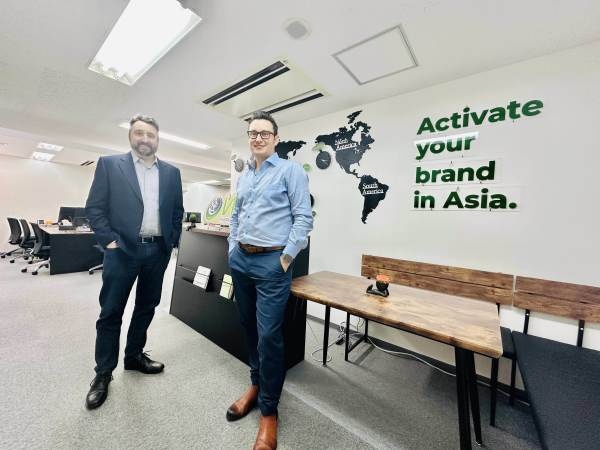 左:Jacob Cooke(Co-Founder&CEO)、右:Joseph Cooke(Co-Founder& President)