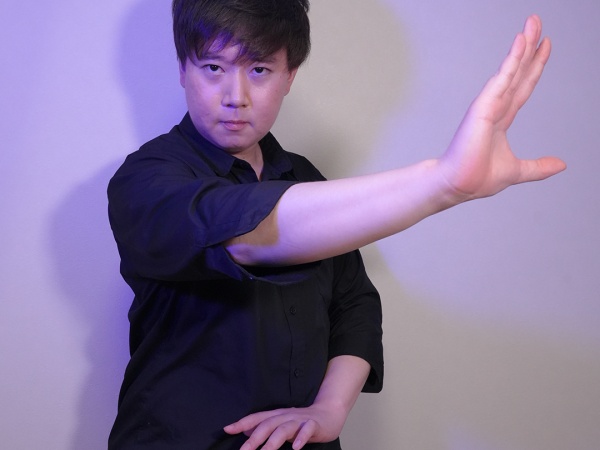 代表の村上です。ぜひTeam HENSHINでなりたい自分にHENSHINしてください！一緒に楽しく仕事に取り組みましょう！