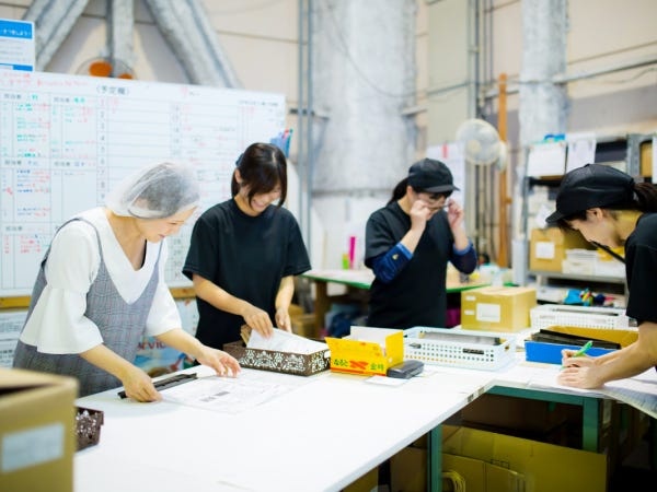 ピッキングや梱包などの軽作業スタッフ・インテリア雑貨やPOPなどのピッキング梱包