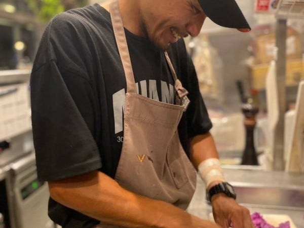 ホールスタッフ（未経験者歓迎・未経験歓迎）