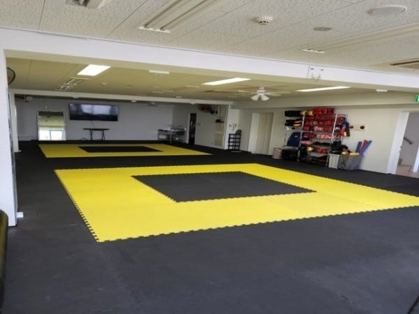 当院は運動療法（ボクシング、空手、ヨガなど）にも力を入れています。