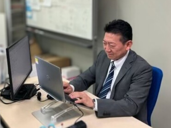 志の高い職員の成長を何より大切にする部長が、あなたをそばで支えます。挑戦を重ねながら、仕事の意義と誇りを感じられる仕事です。