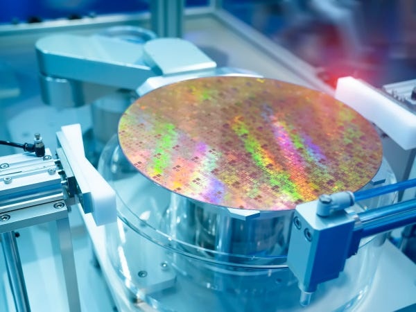 半導体を作る部品などを輸送いただきます！