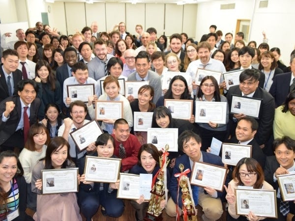 年に1回の大イベント『授業コンテスト』での様子。より良いレッスンを目指して、全スタッフが一丸となって努力しています。