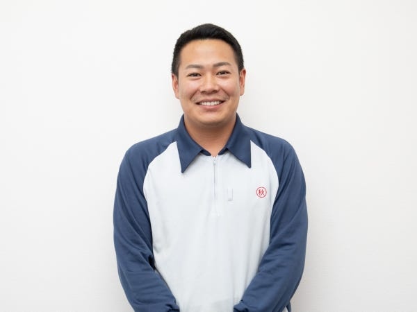 2020年入社になります。当たり前ですが段ボール製造は未経験でしたが先輩が親切丁寧に段ボールのいろはを教えて貰いました♪