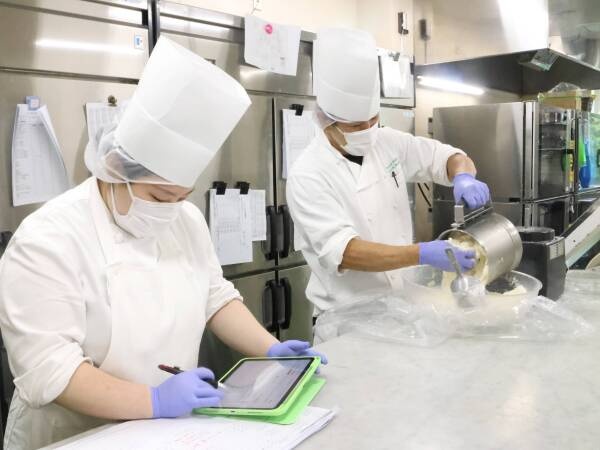 働いている様子(1)