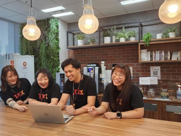 20代～50代の方が活躍し、多様なキャリアを築く就業環境です。