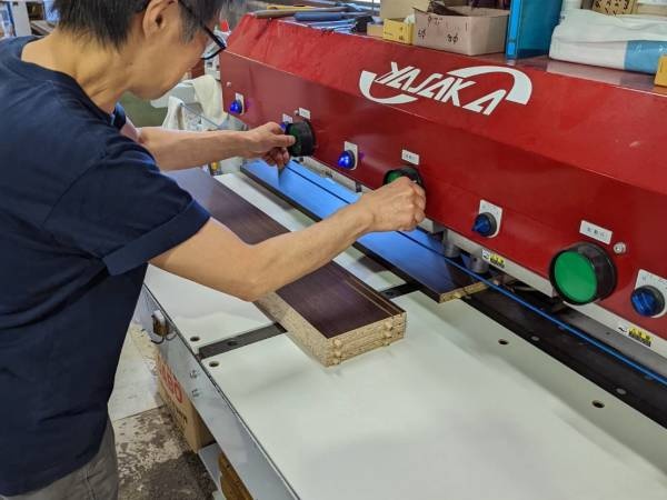 機械にセットします。