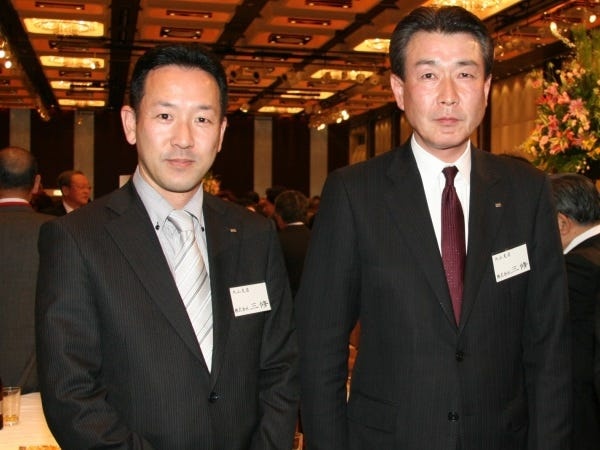 右が弊社社長です