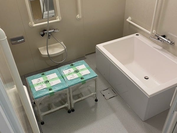 お風呂は個浴で介助して頂きます！