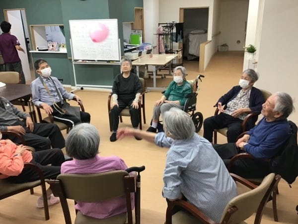 毎日体を使ったレクリエーションを行います！