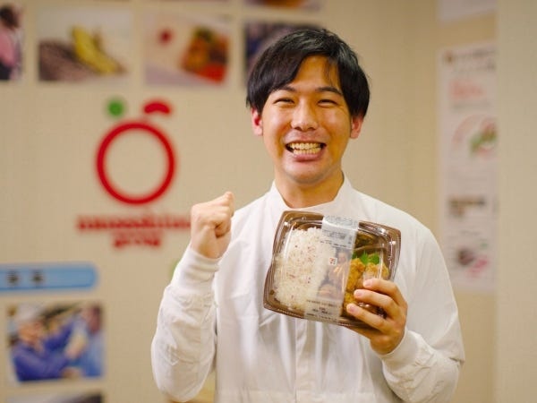 「店頭で自分が手掛けた商品を見れた時は、最高の気分です◎」