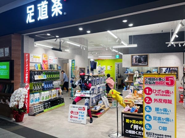 イオンモール、ららぽーとなど、大手ショッピングに続々と新規店舗をオープンしています。