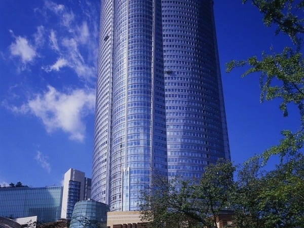 年間休日122日、残業月平均12時間と働きやすさ◎！500以上の研修＆サポート体制充実や入寮制度（条件あり）もご用意。