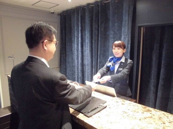 フロントスタッフ・ホテルフロントスタッフ・接客（販売経験者優遇・未経験者歓迎）