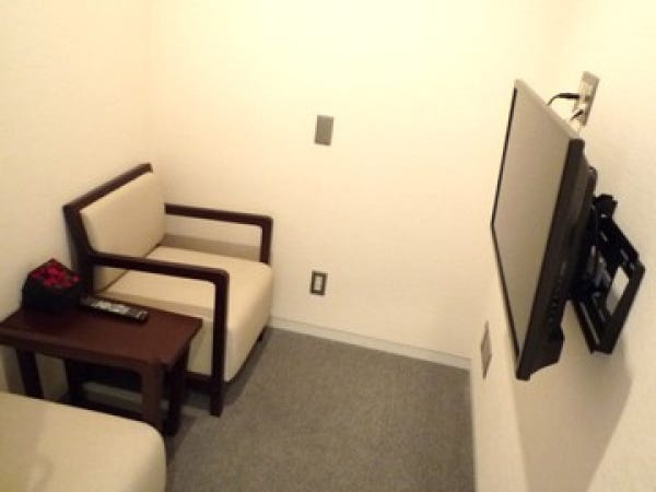 プライバシーにも配慮した特別個室待合室も完備しております。