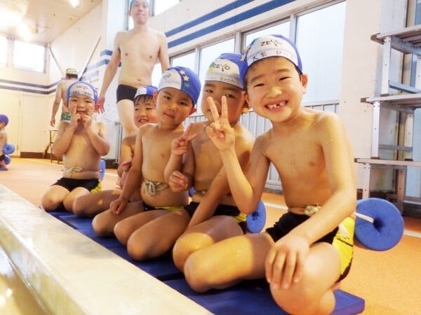 スイミングスクールの受付・スイミングスクールの受付スタッフ