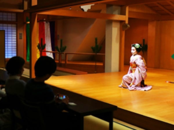 有形文化財でもある京町家を拠点に、舞妓プランや茶道体験、祇園祭イベントなど、特別な和文化体験を提供し日本文化の魅力を国内外に発信しています。