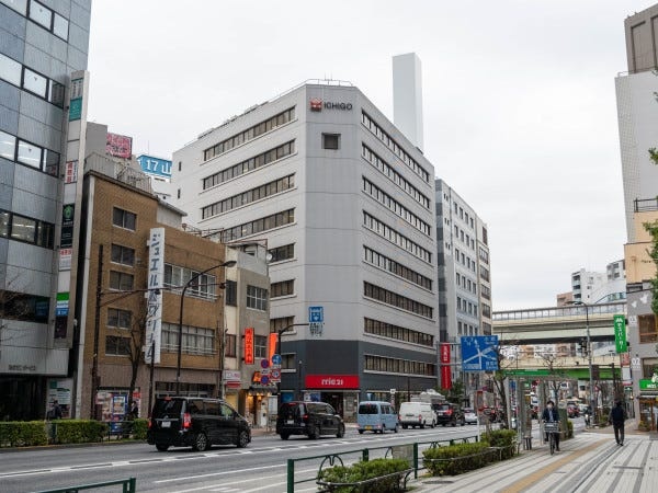 オフィスは池袋駅から徒歩5分の場所にあります！