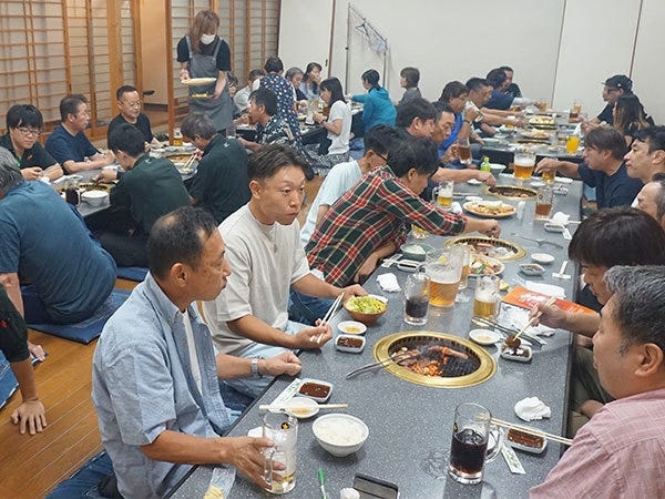 親睦手当として、5000円の食事補助を年4回支給。みんなで集まって、焼肉などを楽しんでいます！