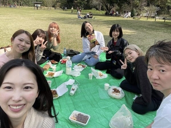 日頃から使っているSNSが仕事で役に立ちます。