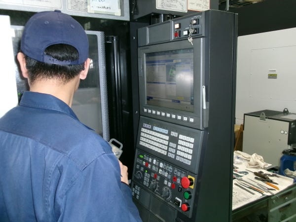 マシニングセンタ加工を行っていただきます！分からないことは丁寧に教えます！