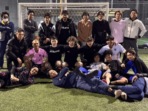 令和7年4月にインドネシア技能実習生や若手を中心に、約20名でフットサルチームを結成しました。これからの活躍が期待されます。