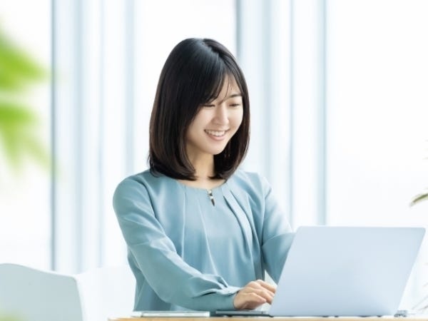 週4リモート可。ワークライフバランスが保ちやすく、育児などと両立している社員もいます。オンラインでのコミュニケーションも活発なので安心です。