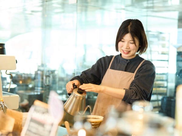 先輩スタッフが丁寧に教えます。