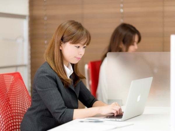 職場での仕事風景